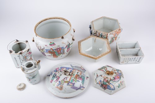 Lot 238 - Chinese Wu Shang Pu porcelain, 19th century,...