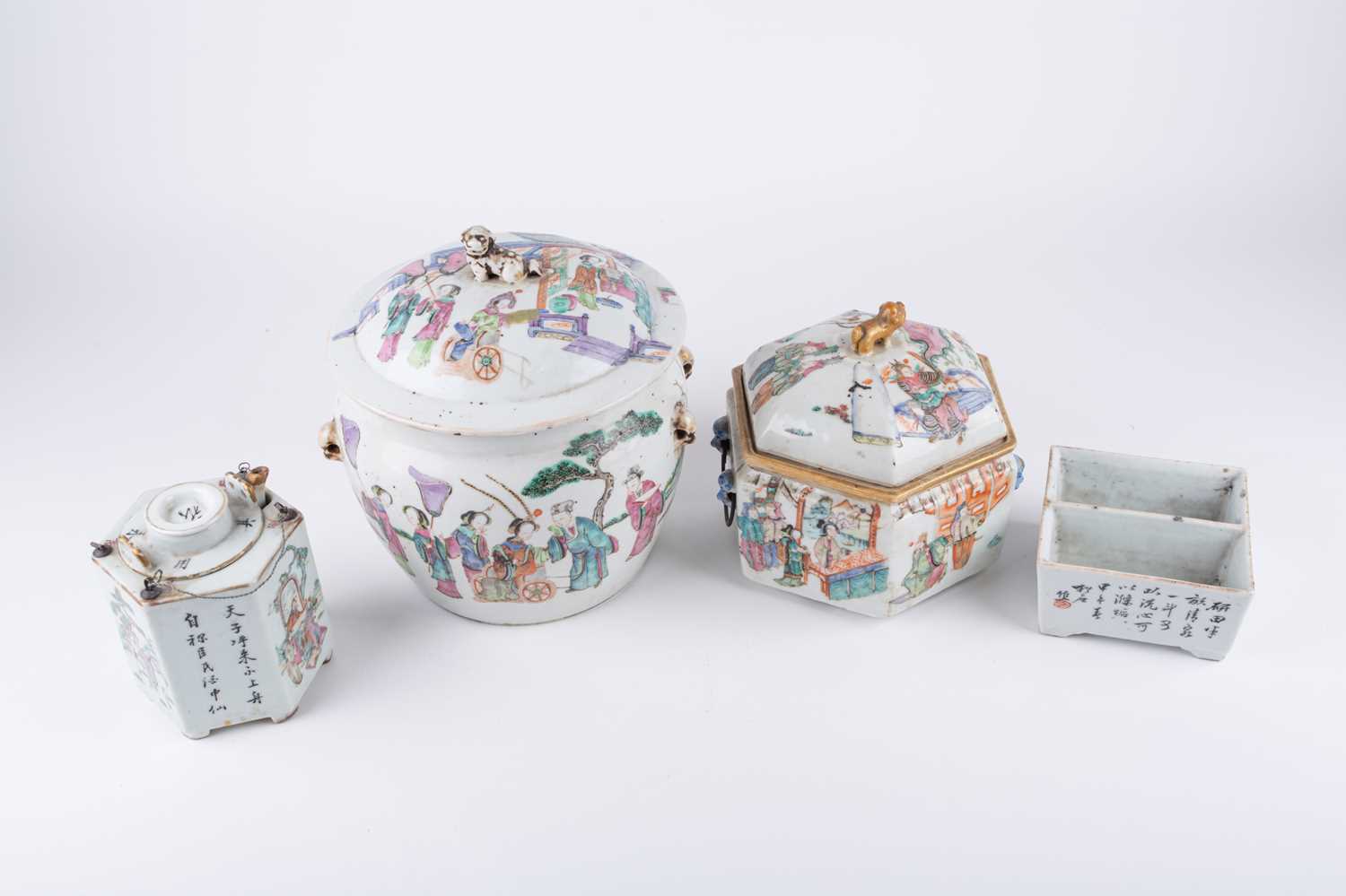 Lot 238 - Chinese Wu Shang Pu porcelain, 19th century,...