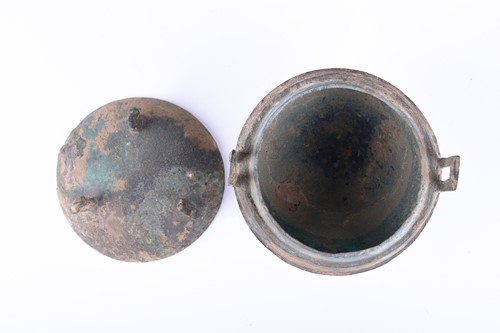 Lot 283 - 三足青铜鼎一件，战国时期，公元前475-221