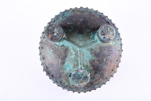 Lot 284 - 中国，青铜鼎一件，商代晚期 - 西周早期