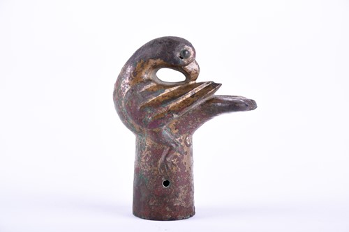 Lot 80 - 中国，青铜鹰形杖首一件，战国/西汉时期