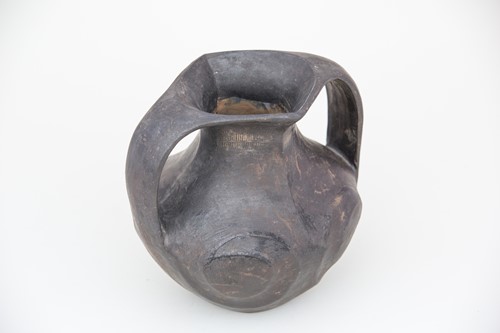 Lot 164 - 中国，黑陶双耳罐一件，汉代
