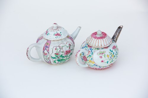 Lot 189 - 中国，粉彩“菊花”模制茶壶一件，约1730年，及其他