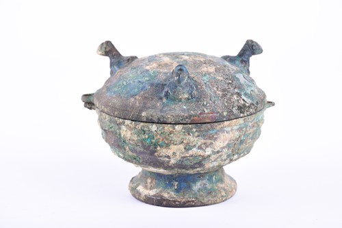 Lot 138 - 中国，青铜灯一盏，春秋时期（771 - 476 BCE）