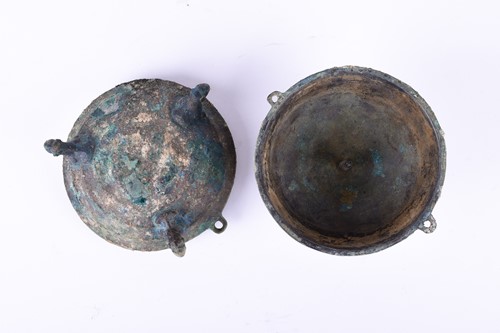 Lot 138 - 中国，青铜灯一盏，春秋时期（771 - 476 BCE）