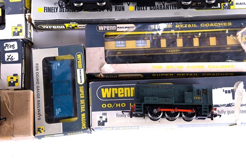 Lot 313 - A Wrenn Peregrine NE 4-6-2 locomotive and...