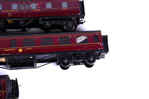 Lot 318 - A group of unboxed Exley 0 Gauge LMS coaches...