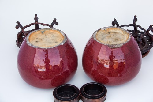 Lot 130 - 中国，红釉花瓶一对，19世纪