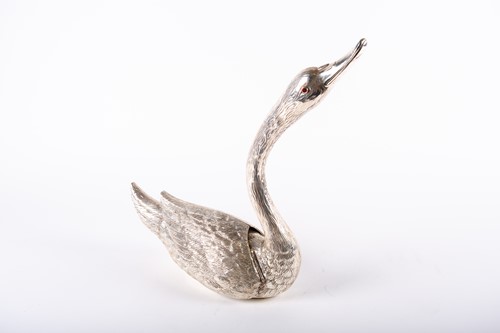 Lot 463 - A table centrepiece in the form of a swan, the...