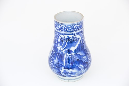Lot 222 - 日本，蓝白双色杯，大约1670至1700年