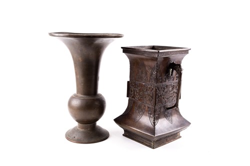 Lot 37 - A Chinese bronze Gu, 19th century, 中国,...