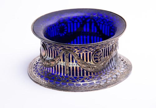 Lot 518 - A late Victorian Irish silver dish ring,...