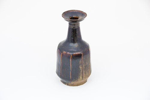 Lot 264 - 韩国，褐色釉瓶一件，大朝鲜国时代