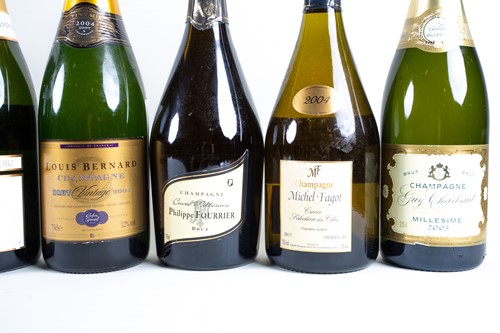 Lot 303 - Twelve bottles of assorted champagne, 2 x...