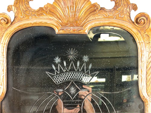 Lot 114 - A Queen Anne gilt gesso pier mirror, the shell...