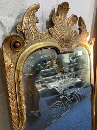 Lot 114 - A Queen Anne gilt gesso pier mirror, the shell...