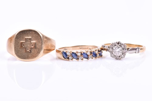 Lot 785 - An 18ct yellow gold and diamond cluster ring,...