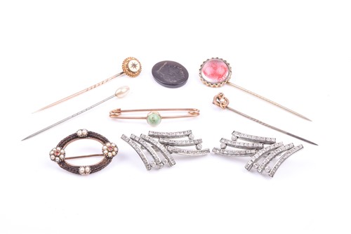 Lot 698 - A small group of antique jewellery, to include...