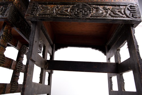 Lot 118 - 藏族/克什米尔雕绘矮桌一对，19世纪末/ 20世纪