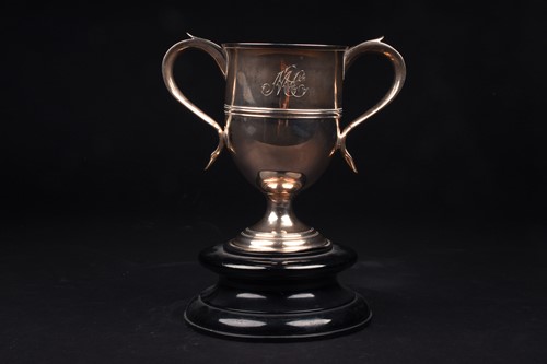 Lot 585 - A George III silver trophy, London 1817 (maker...