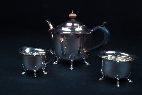 Lot 88 - A George V three-piece silver tea set,...