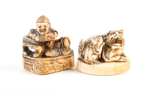 Lot 213 - Two Japanese ivory netsukes, Edo period, 18th...
