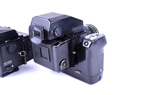Lot 311 - A Zenza Bronica ETR Si camera, fitted with a...