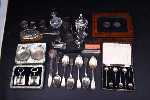 Lot 101 - A mixed collection of silver and white metal...