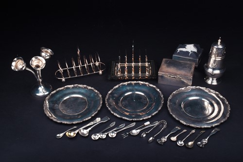 Lot 102 - A mixed group of silver items, comprising...
