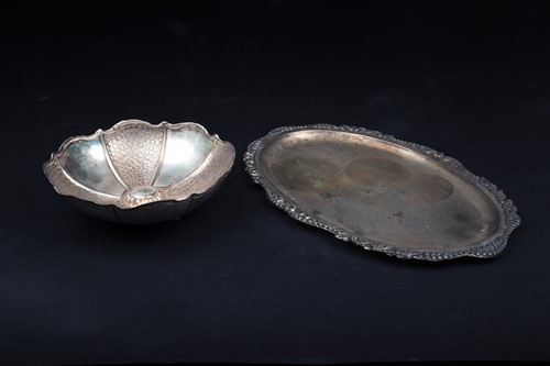 Lot 70 - Two pieces of Continental silver, comprising a...
