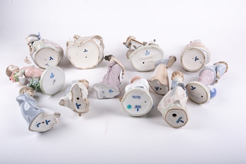 Lot 329 - A group of twelve assorted Lladro porcelain...