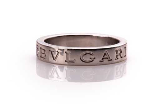 Lot 496 - Bulgari. An 18ct white gold ring, engraved...