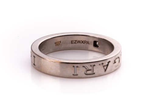 Lot 496 - Bulgari. An 18ct white gold ring, engraved...