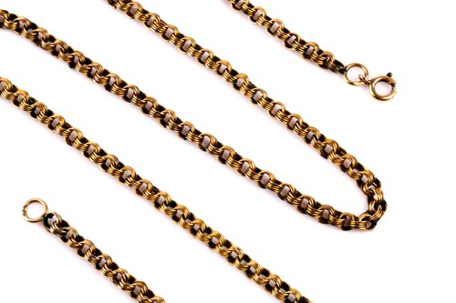 Lot 408 - A yellow metal fancy round-link chain,...
