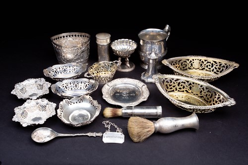 Lot 74 - A mixed collection of silver and white metal...