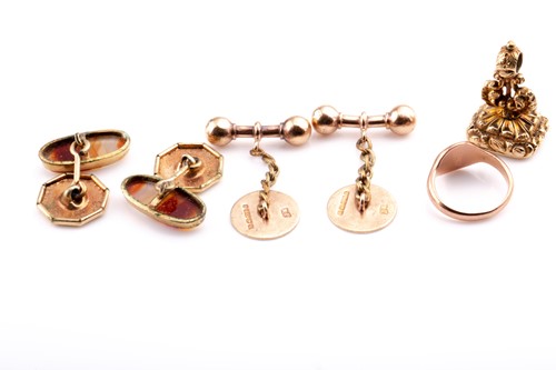 Lot 652 - A Victorian yellow metal and amethyst glass...