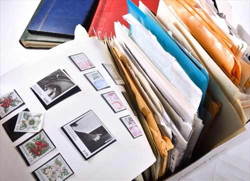 Lot 309 - A very large quantity of stamps contained in...