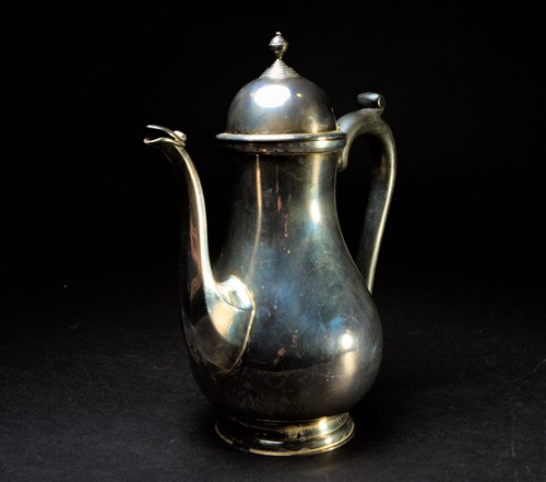 Lot 4 - A QEII silver coffee pot, Birmingham 1968 by...