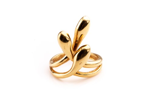 Lot 712 - Ilias Lalalounis. An 18ct yellow ring, the...