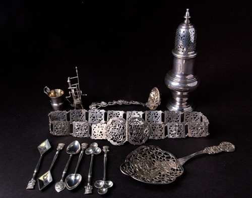 Lot 72 - A mixed group of silver items, comprising a...