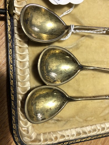 Lot 67 - A cased set of six Russian silver gilt and...