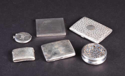 Lot 159 - A collection of small silver items, comprising...
