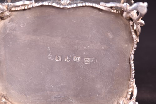 Lot 127 - A George III silver tea caddy, London 1766 by...