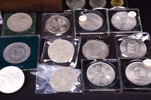 Lot 231 - A quantity of loose pre 1947 and pre 1919...