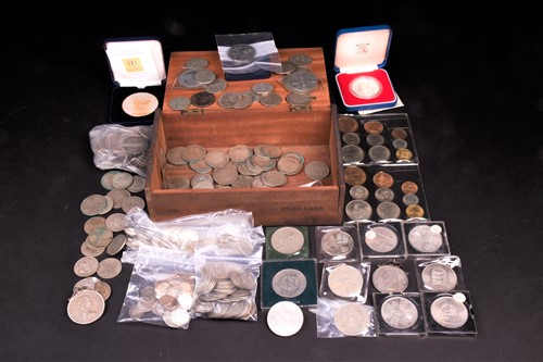 Lot 231 - A quantity of loose pre 1947 and pre 1919...