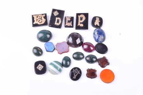 Lot 720 - A small group of various loose hardstones,...