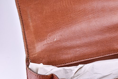 Lot 324 - Louis Vuitton. A vintage 1980s monogram...