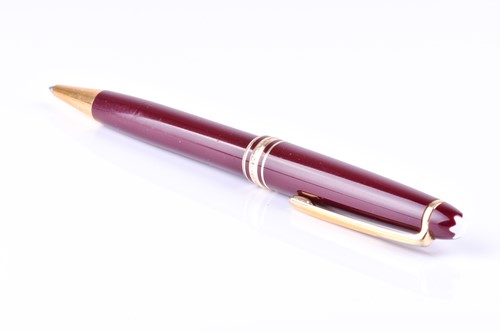 Lot 609 - A Montblanc Meisterstuck ballpoint pen, with...