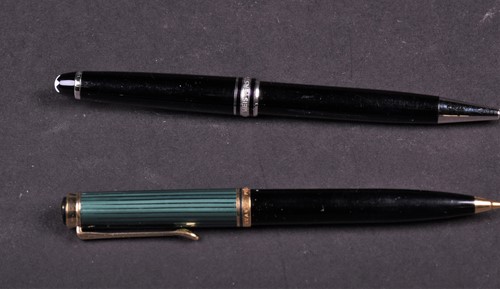 Lot 425 - A Mont Blanc Meisterstuck propelling pencil,...