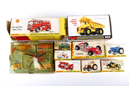 Lot 517 - A collection of ten boxed vintage Dinky...